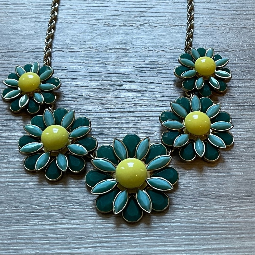Flower statement necklace